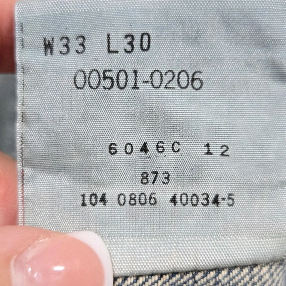Vintage Levi's 501 Jeans 33x30 Y2K 2006 Med Wash Denim Button Fly Straight Leg
